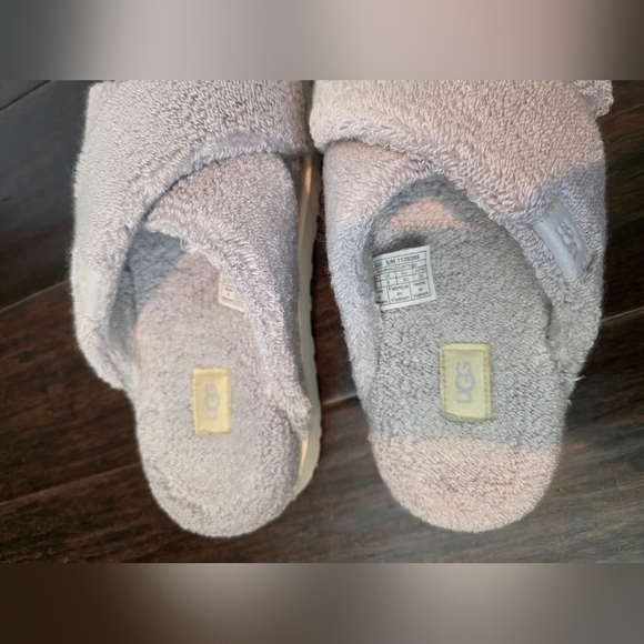 UGG Women's Size 9 Fuzz Sugar Terry Cross Metal Grey Slide Slippers Soft Cozy - Picture 3 of 9